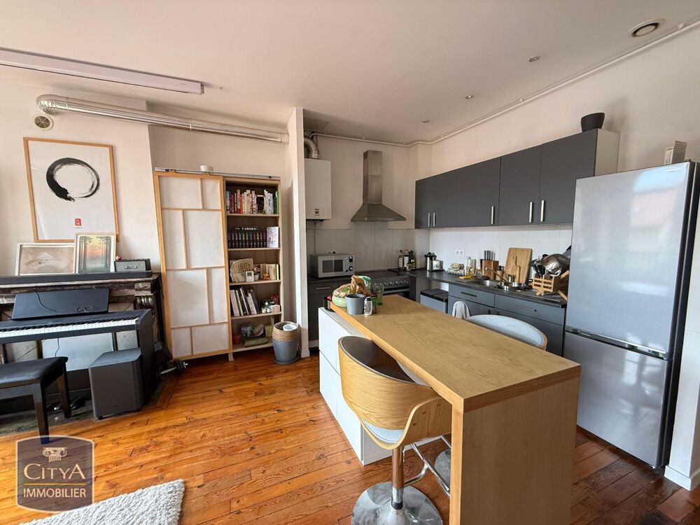 À LOUER Découvrez cet appartement T3 au 3e étage situé à....