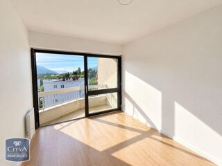  Appartement à louer 2 pièces 65 m²