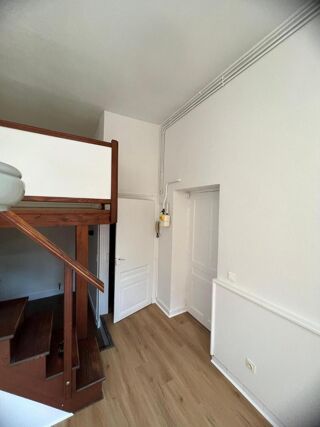  Appartement à louer 1 pièce 22 m²