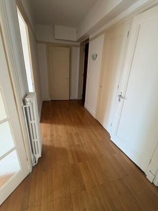  Appartement à louer 2 pièces 55 m²
