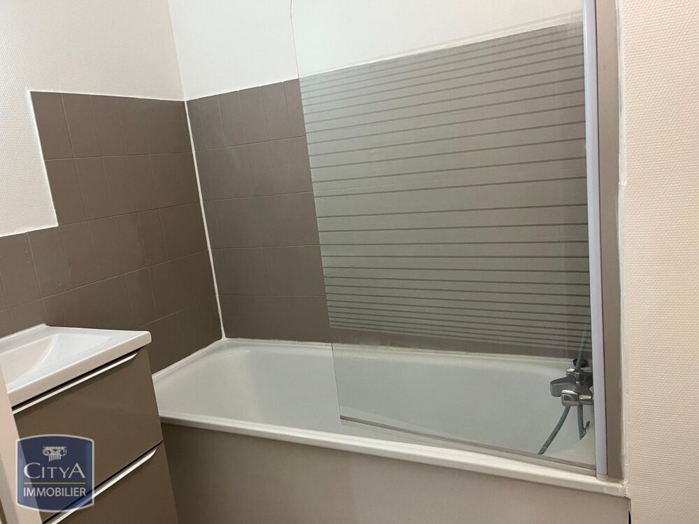 À LOUER : Appartement T1 situé à Châteauroux, dans le dé....