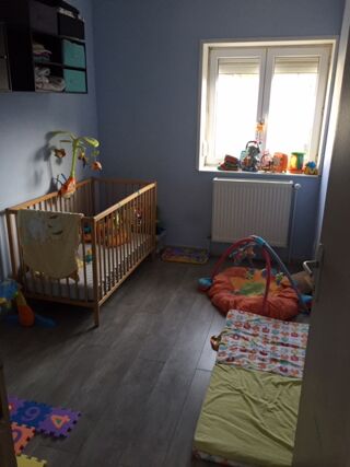 Appartement à louer 4 pièces 99 m²