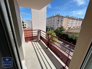  Appartement à louer 4 pièces 82 m²