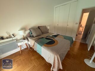  Appartement à louer 3 pièces 79 m²