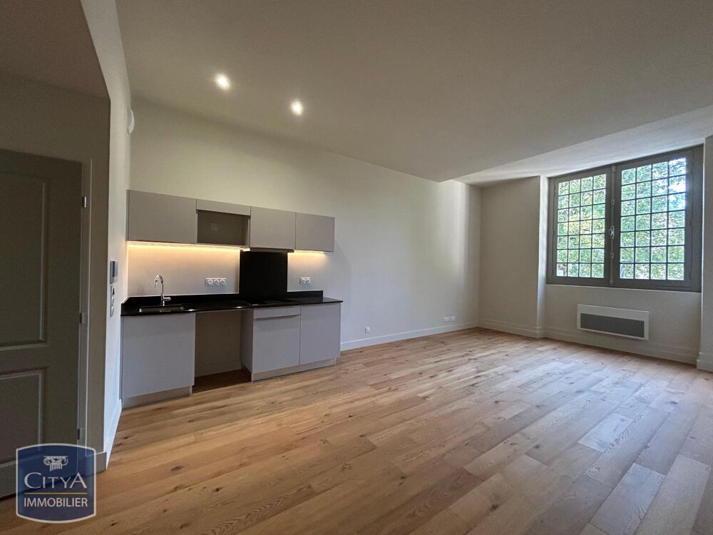 À LOUER : Appartement T3 situé au 1er étage dans uns rés....