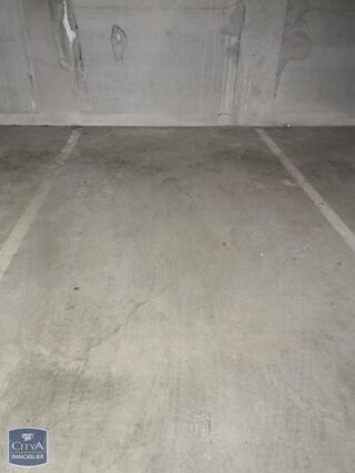  Parking / Garage à louer 12 m²