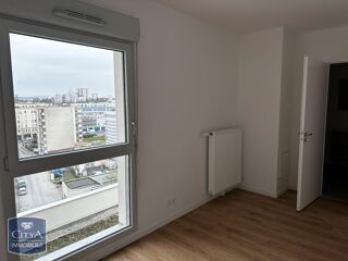  Appartement à louer 4 pièces 79 m²