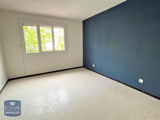  Appartement à louer 4 pièces 111 m²