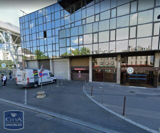  Parking / Garage à louer 