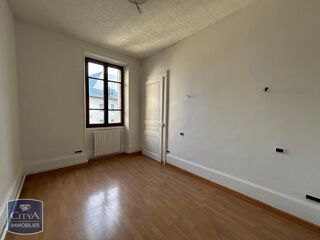  Appartement à louer 4 pièces 75 m²