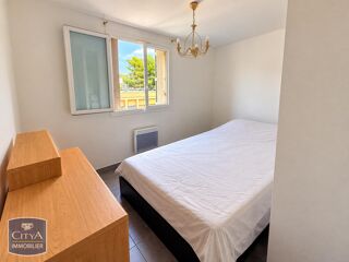  Appartement à louer 2 pièces 52 m² Rognac
