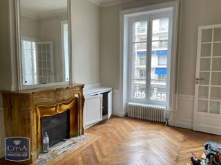  Appartement à louer 6 pièces 140 m²