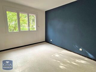 Appartement à louer 4 pièces 111 m²