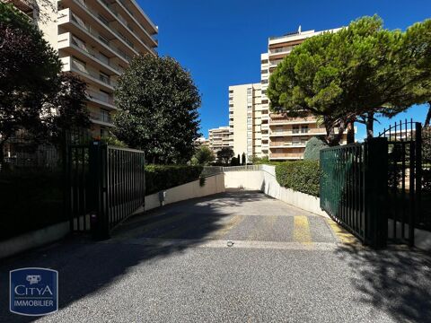  Parking / Garage  louer 