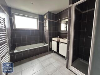  Appartement à louer 3 pièces 81 m²