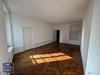  Appartement à louer 4 pièces 108 m²
