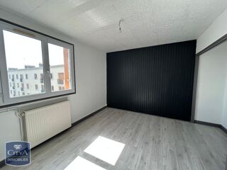  Appartement à louer 4 pièces 77 m²