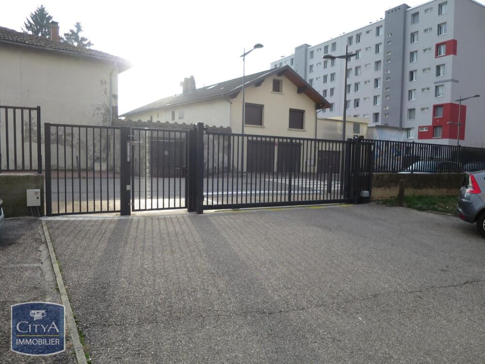 location Parking / Garage - 12 m� Saint-Martin-le-Vinoux (38950)