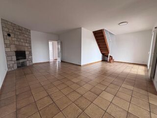  Appartement � louer 5 pi�ces 151 m�