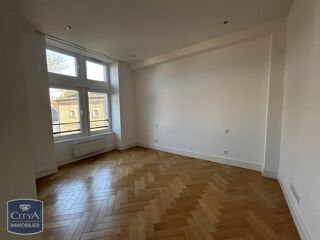  Appartement à louer 4 pièces 122 m²
