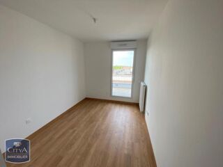  Appartement à louer 4 pièces 79 m²