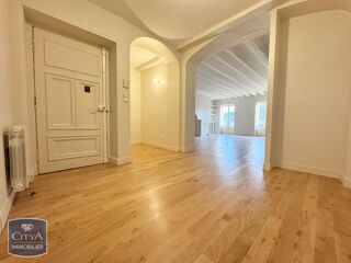  Appartement à louer 3 pièces 92 m²
