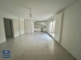  Appartement à louer 3 pièces 64 m²