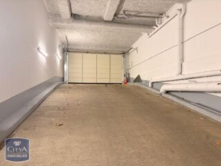  Parking / Garage � louer  Vanves
