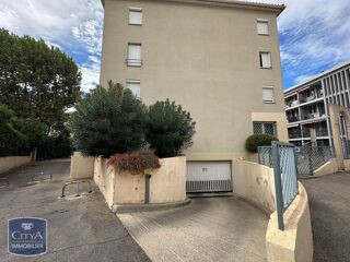  Parking / Garage à louer 