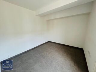  Appartement à louer 3 pièces 75 m²