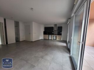  Appartement à louer 4 pièces 76 m²
