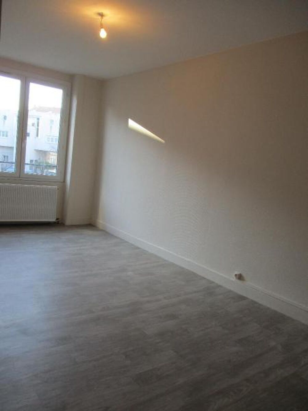 location Appartement - 3 pièce(s) - 70 m² Saint-Genest-Lerpt (42530)