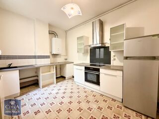  Appartement à louer 4 pièces 82 m² Nimes