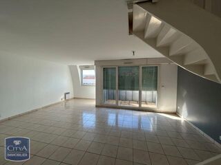  Appartement à louer 4 pièces 100 m²
