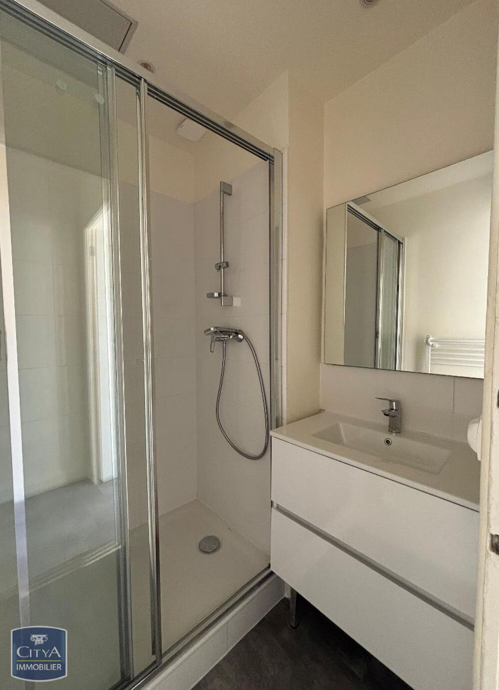 location Appartement - 2 pièce(s) - 57 m² Lyon 7