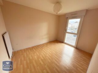  Appartement à louer 4 pièces 83 m²