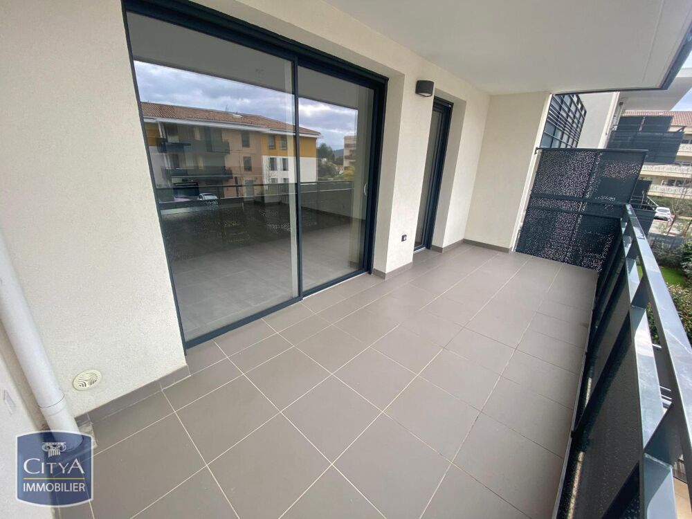 location Appartement - 3 pièce(s) - 69 m² Cuers (83390)