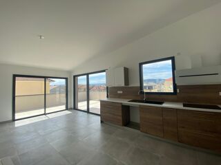  Appartement à louer 3 pièces 76 m²
