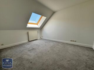  Appartement à louer 4 pièces 84 m²