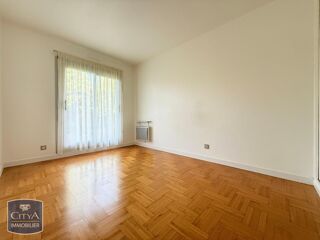  Appartement à louer 3 pièces 79 m²