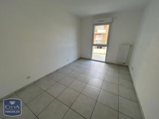  Appartement à louer 4 pièces 77 m²
