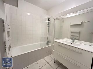  Appartement à louer 3 pièces 68 m²