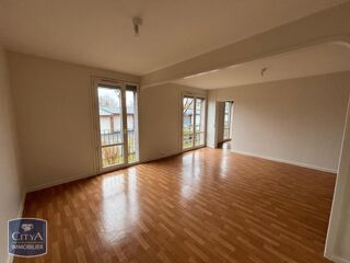  Appartement à louer 3 pièces 65 m²