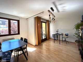  Appartement à louer 3 pièces 65 m²