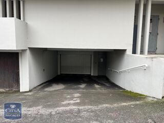  Parking / Garage à louer 12 m²