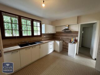 Maison à louer 6 pièces 111 m²