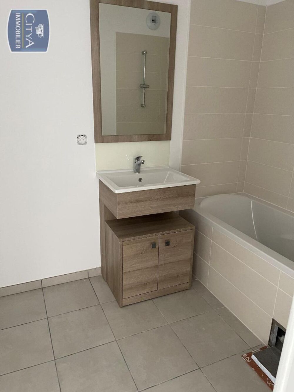 location Appartement - 3 pièce(s) - 58 m² Arles (13200)