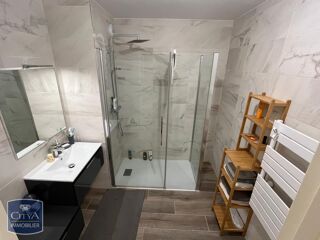  Appartement à louer 3 pièces 76 m²