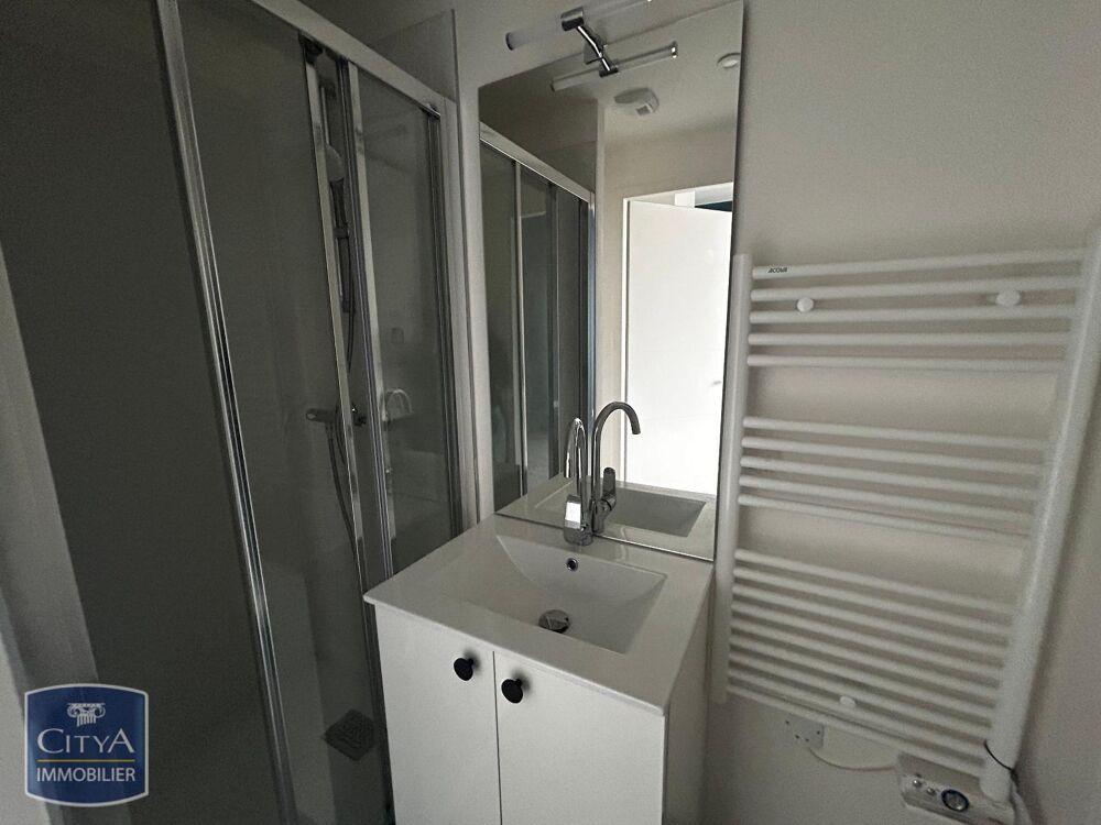 EXCLUSIVITÉ - STUDIO MEUBLE DISPO MI AOUT En location : ....