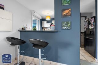  Appartement à louer 4 pièces 100 m²